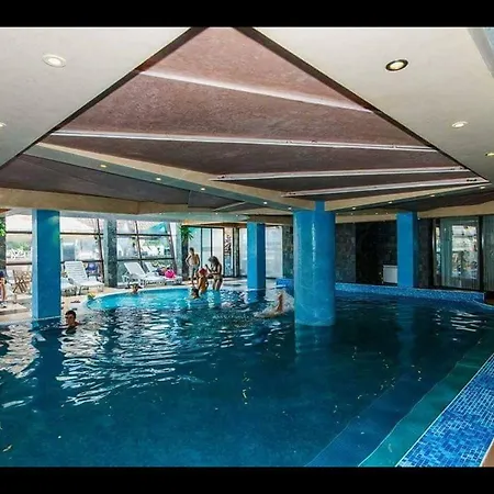 아파트 Belvedere Vip 반스코